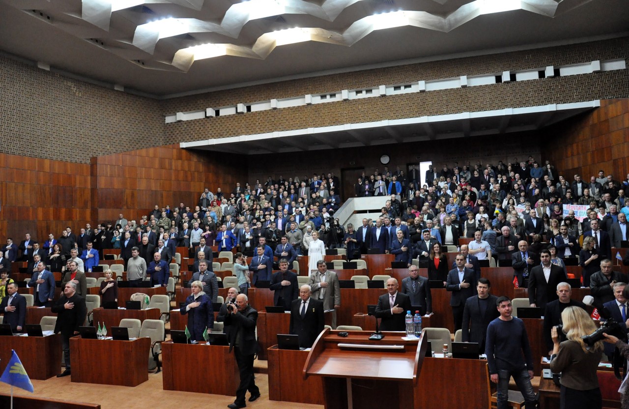 Вісті з Полтави - Депутати облради вимагають скликання позачергової сесії і відставки керівництва