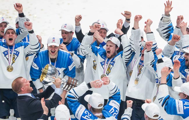 Сборная Финляндии опровергла данные о том, что хоккеисты сломали кубок чемпионата мира