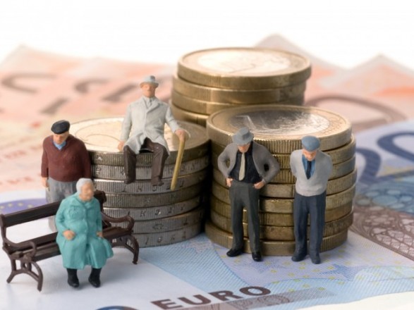 КСУ аннулировал минимальный возраст выхода на пенсию за выслугу лет