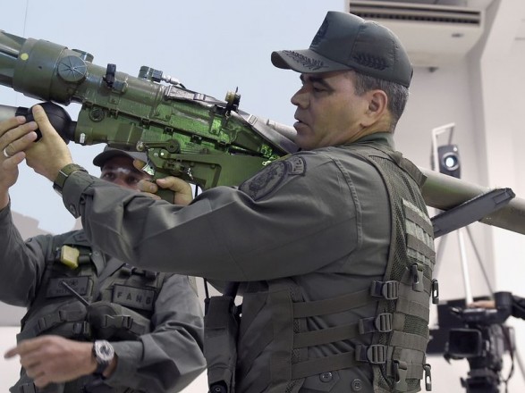 Военные Венесуэлы обучают колумбийских повстанцев употреблять российскими ПЗРК "Игла-С" - Bloomberg