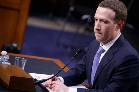 Почитай 70% инвесторов Facebook выступили за отставку Цукерберга