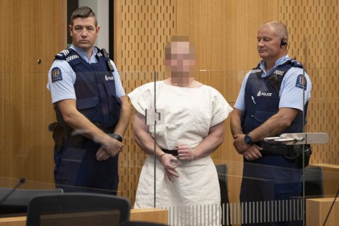 Подозреваемый в теракте в мечетях Новоиспеченной Зеландии не признает своей вины