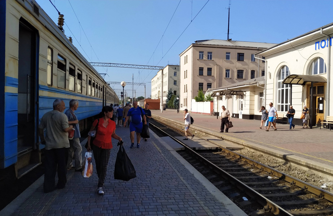 Вісті з Полтави - Зміну розкладу руху приміських потягів, що відправляються з Полтави, продовжено до 5 липня