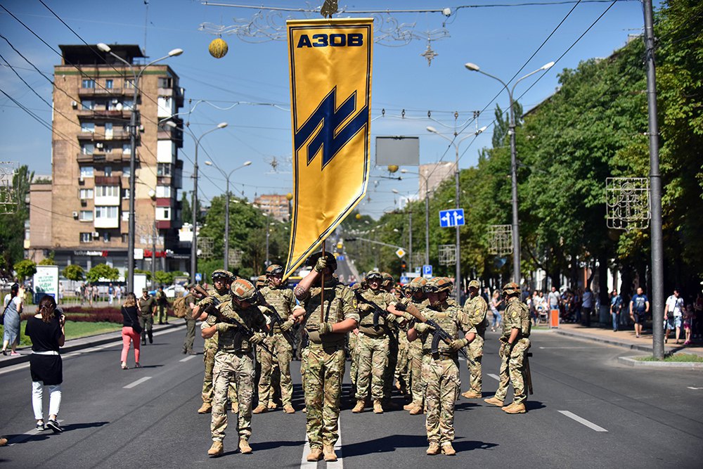 В Мариуполе проложили военный парад к годовщине освобождения от "ДНР"