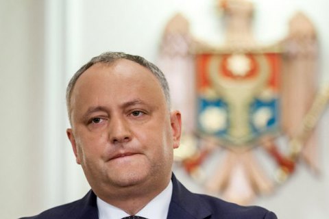 Конституционный суд Молдовы временно отвел Додона