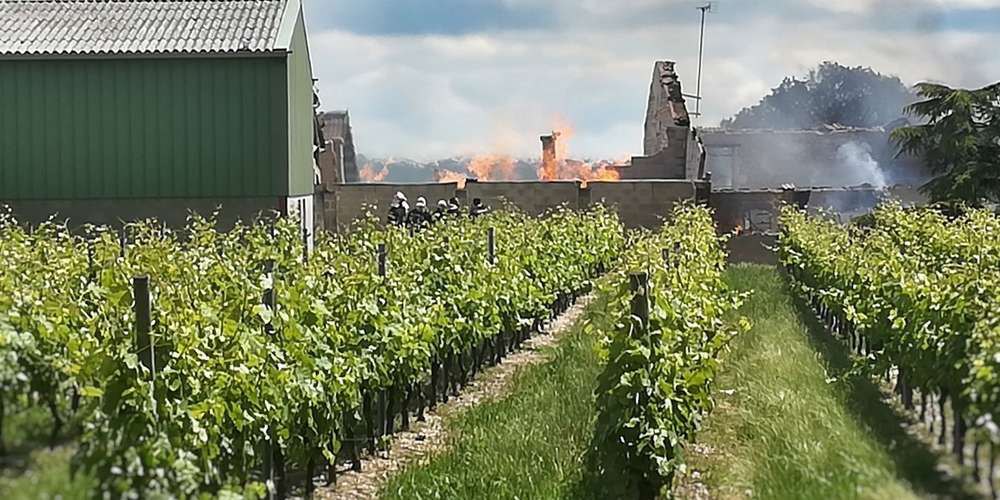 При пожаре во Франции сгорел погреб с 250 тыс. литров коньяка