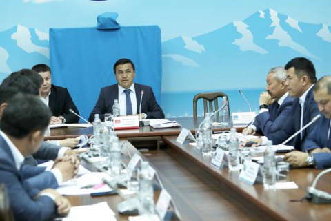 В Кыргызстане собираются снять неприкосновенность с экс-президента Атамбаева