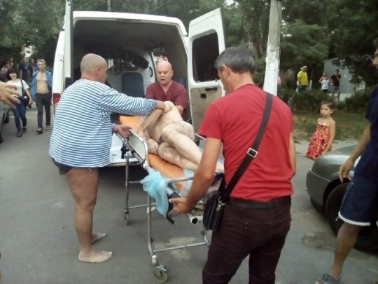 В Одессе на пляже водолазы "откачали" мужчину из состояния клинической смерти(фото)