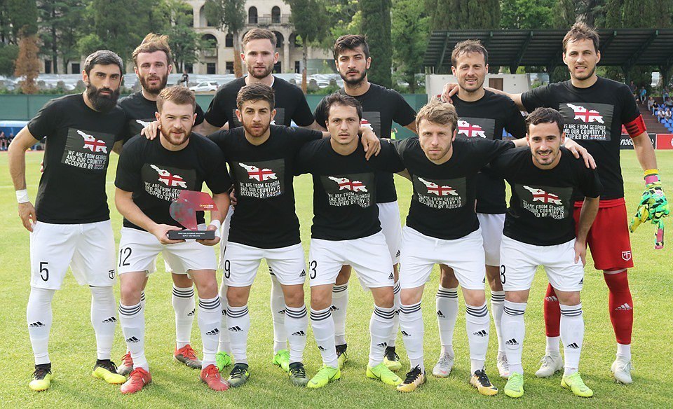 Грузинские футболисты на поле обделали акцию против российской оккупации