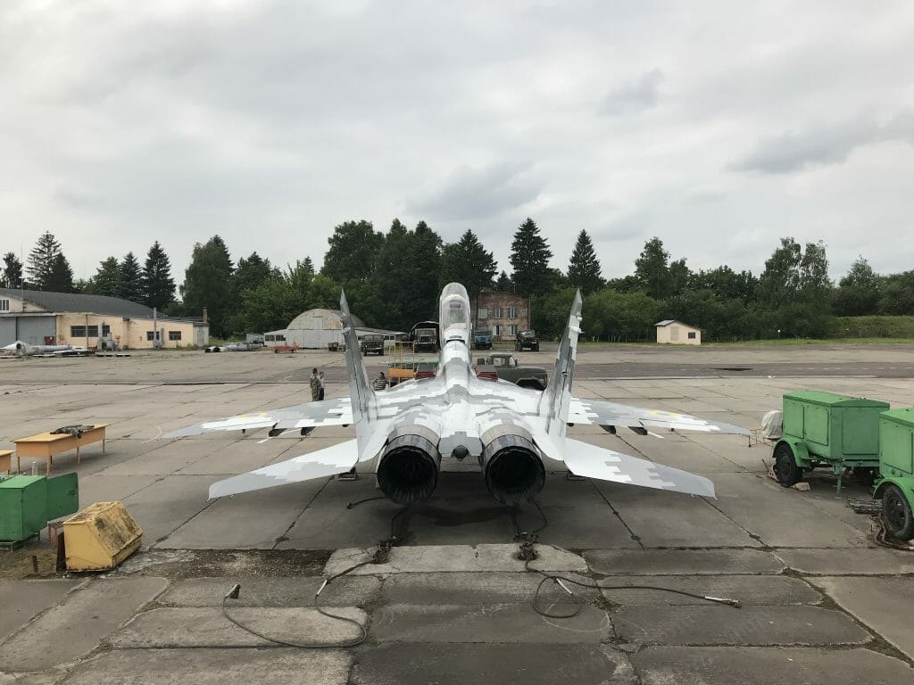 Львовский авиаремонтный завод передаст военным отремонтированный учебный МиГ-29