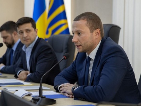 Есть чем шантажировать: сеть возмущена заявлением Зеленского о родственниках новоиспеченного главы Донецкой ОГА