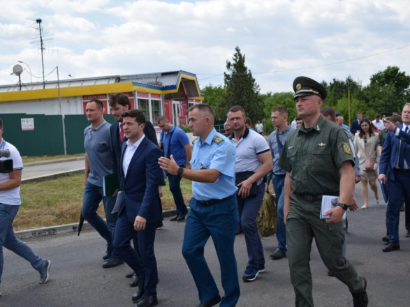 Зеленский посоветовал главам четырех таможен уволиться