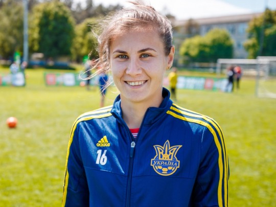 Украинская футболистка подмахнула контракт с сильнейшим клубом Испании(видео)