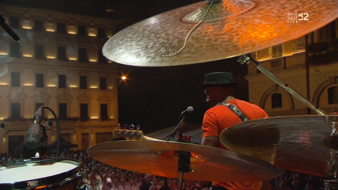 2019 Marcus Miller - Laid Black Tour - Estival Jazz Lugano [HDTV 720p] 4