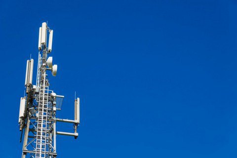 Зеленский подмахнул указ об улучшении мобильного интернета в селах