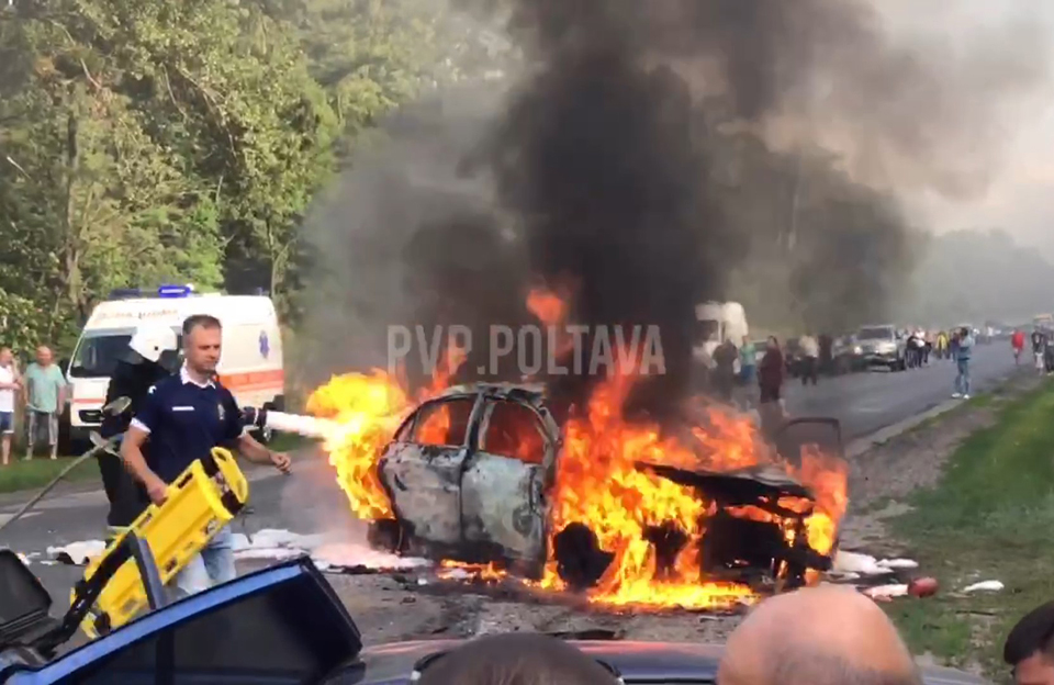 Вісті з Полтави - У ДТП під Полтавою згорів автомобіль та 5 людей травмовано