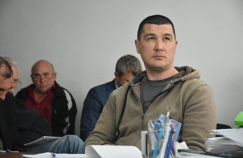 Вісті з Полтави - Мешканці Тростянця не дозволили фейковому кандидату Олегу Петровцю проложить агітацію