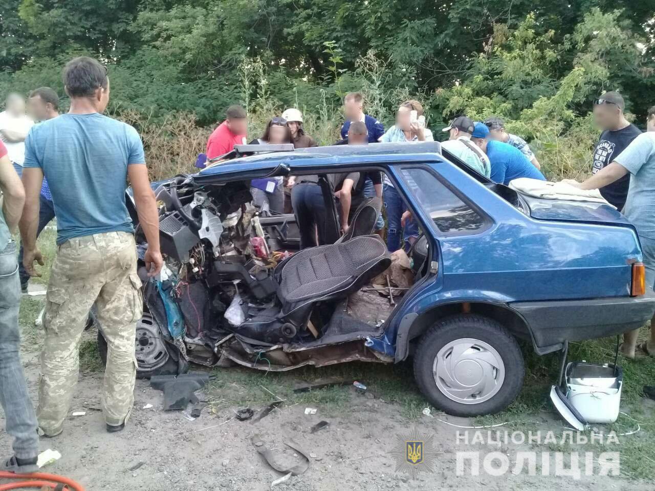 Пять человек потерпели в итоге столкновения "Тойоты" с "ВАЗом" в Полтавской области