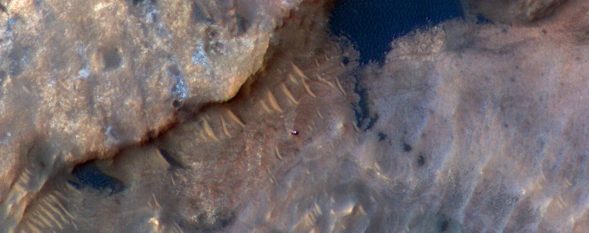 NASA опубликовало фото марсохода Curiosity, сделанное с орбиты Марса